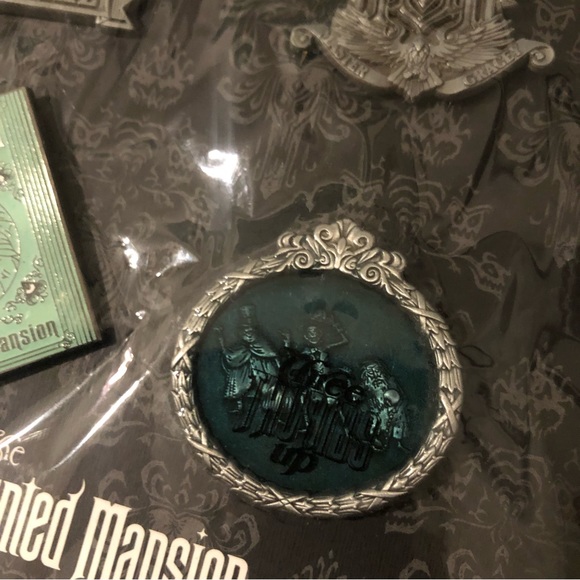 Disney Haunted Mansion 4 Pin Booster Set - Picture 3 of 6